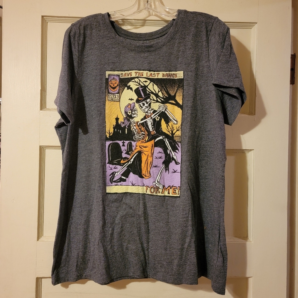 Torrid size 1 spooky tshirt